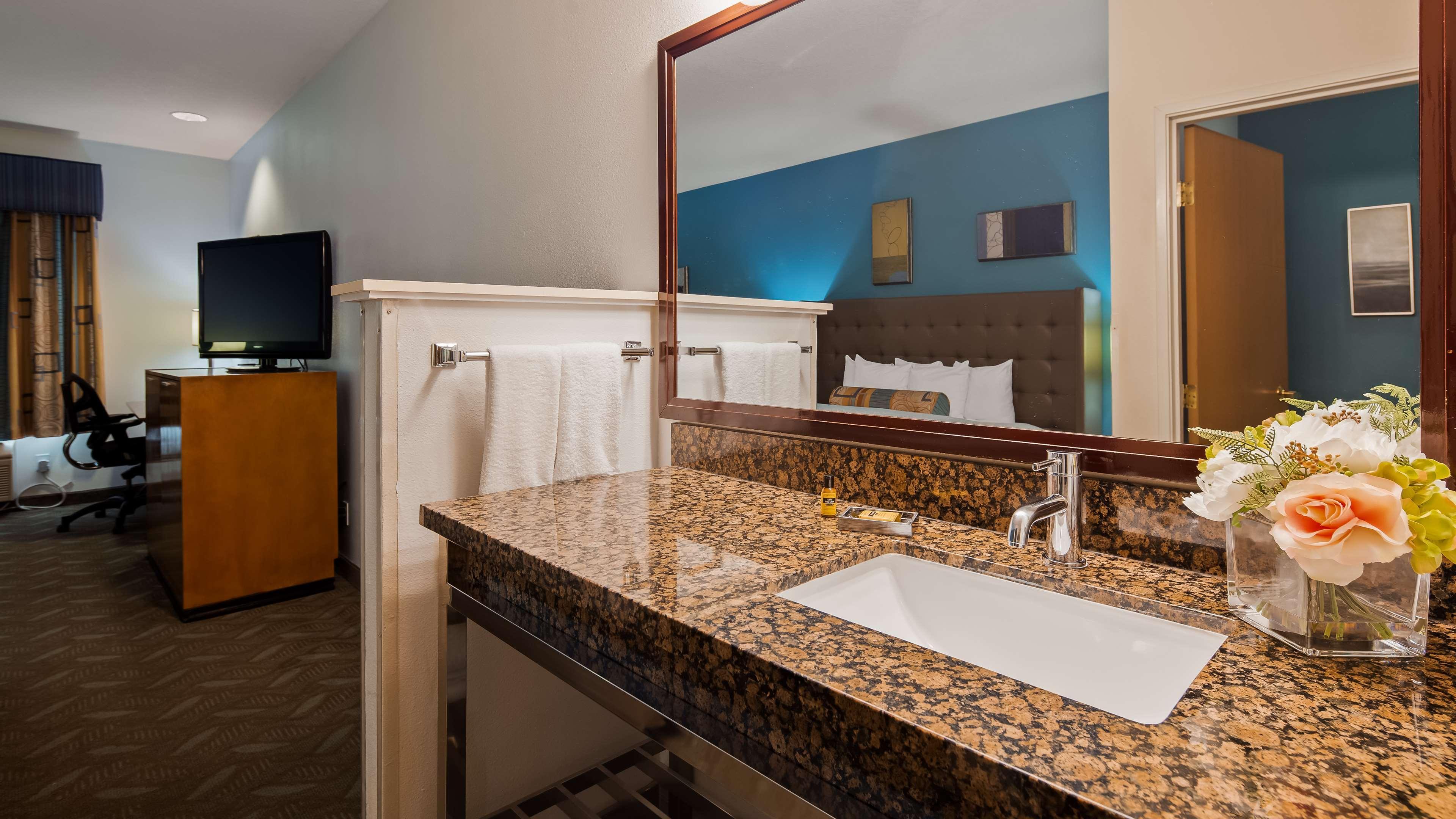 Best Western Plus Liberty Lake Inn Spokane Valley Exterior photo